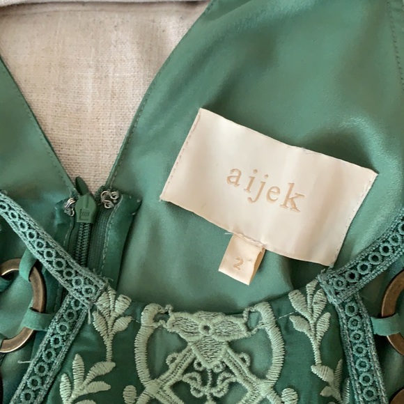 Aijek designer dress - Picture 4 of 4